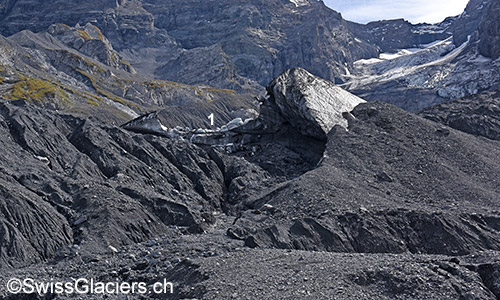 Teilweise eingestürzter Eisriegel aus Nordwesten am 29.6.2019.