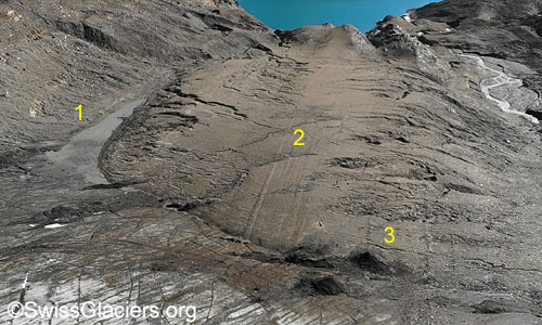 Proglazialer See, Gletscherbett und Sandkegel aus der Vogelperspektive am 11. August 2023.