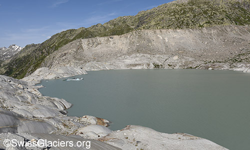 Westlicher Teil des Gletschersee vor dem Rhonegletscher am 10.7.2020.
