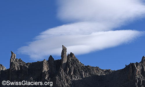 Kamel (2937m) vor Linsenwolken  am 29.9.2023.
