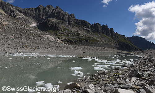 Proglazialer See vor dem Tiefengletscher am 15.7.2022.
