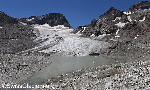 Der westliche See vor dem Witenwasserengletscher am 13.7.2022 im Überblick.