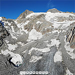 Einsturztrichter im Toteiskegel vor dem Tiefengletscher (Luftaufnahme)