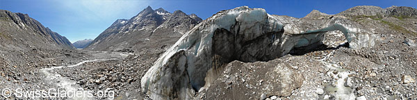 Unteraargletscher: Eisbogen und Triftbach am 24. Juni 2023