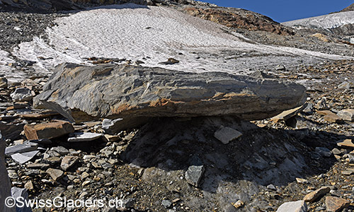 Gletschertisch auf dem Allalingletscher